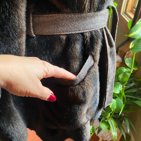 SOLD ♥️ 1970’s Vintage Faux Fur Coat | Chocolate Brown - Picture 5 of 12